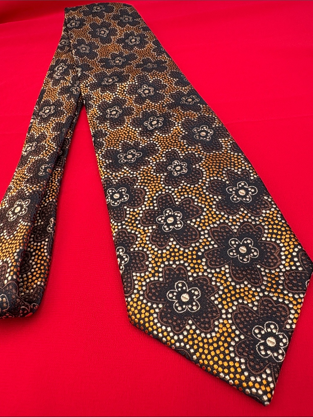 Tino Cosura silk tie!!